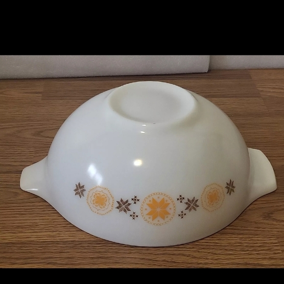 Pyrex 441 Spring Blossom 1.5 Pint Mixing Cinderella Bowl - Picture 1 of 7